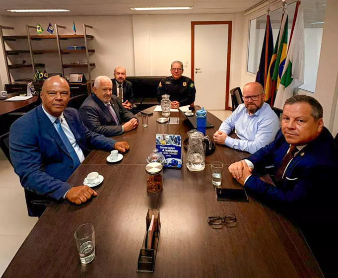FenaPRF participa de reunião na sede da PRF e apresenta demandas da categoria