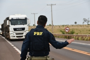 Operação Rodovida: Policiais Rodoviários Federais intensificam fiscalização em MS